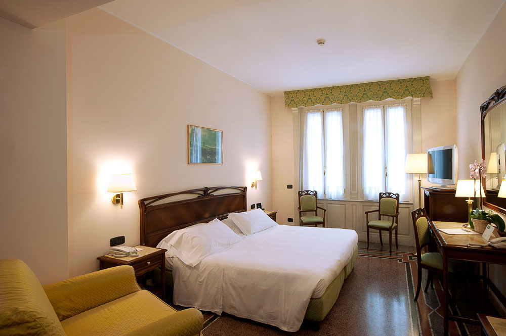Hotel Continental Genova Luaran gambar